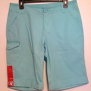NWT DKNY Jeans green walking shorts Sz 8